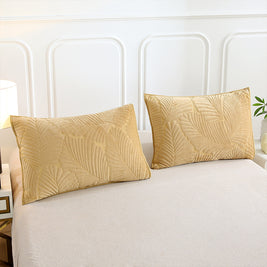 Comfortable Velvet and Cotton Quilt Set