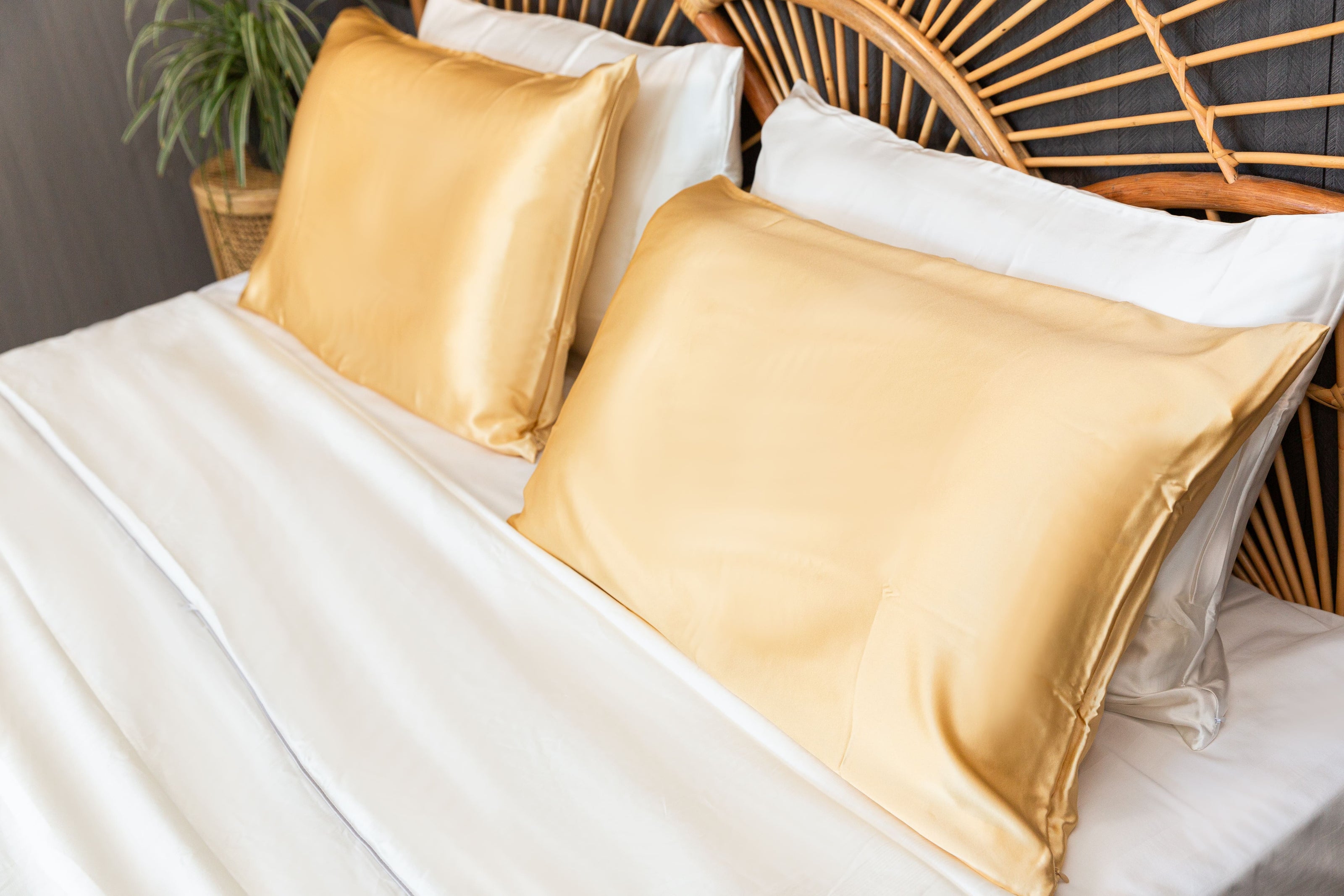 22 Momme Silk Pillowcase Golden
